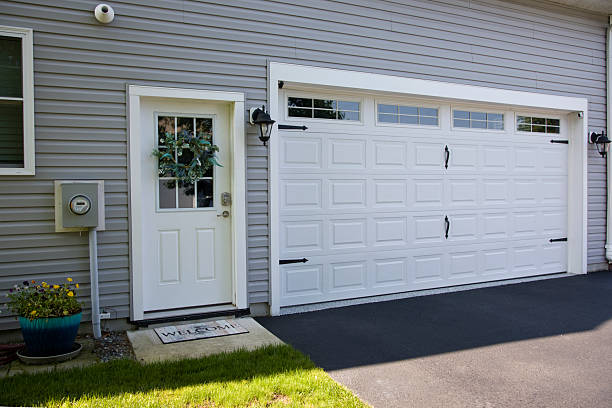 24/7 Emergency Garage Door Panel Replacement experts in Henry County County, VA